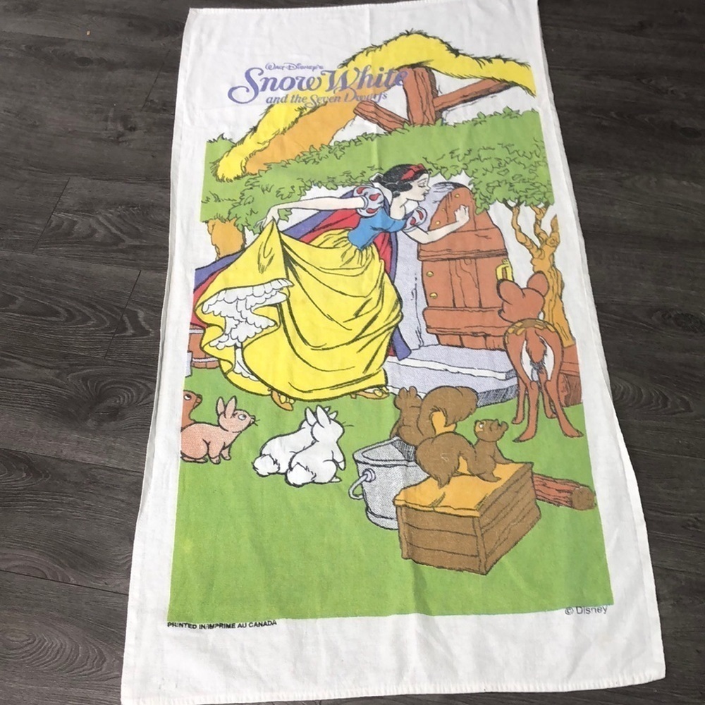Vintage Disney Snow White and seven dwarfs beach bath towel